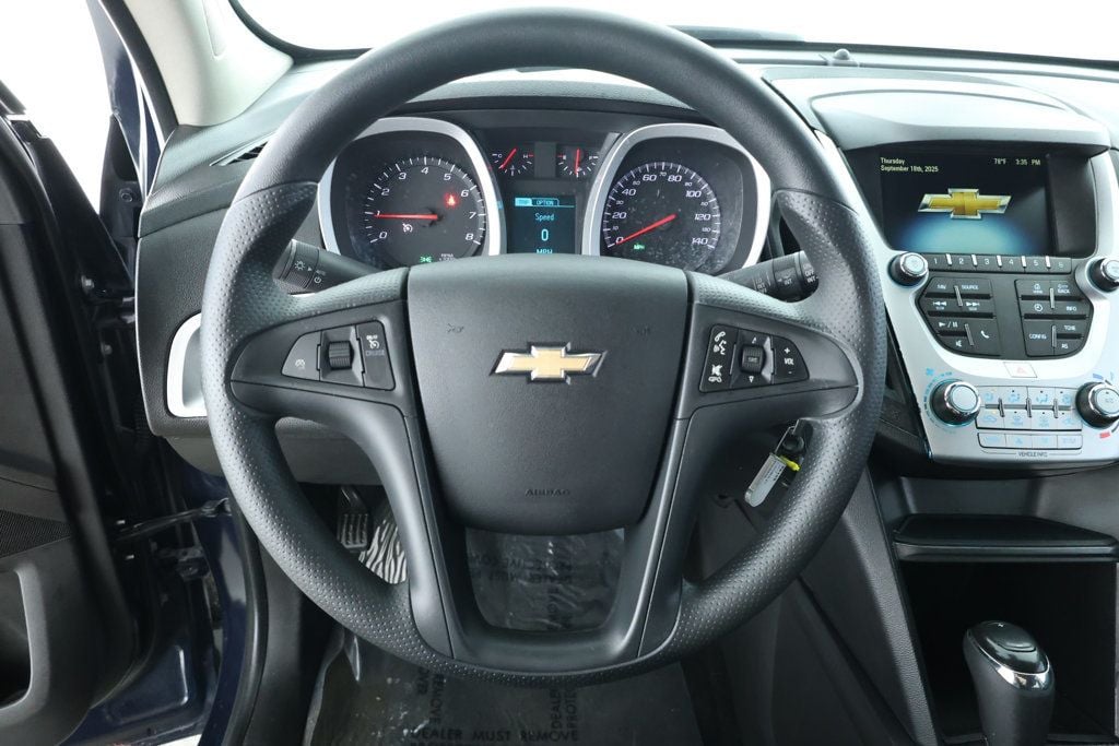 2017 Chevrolet Equinox LT photo 10
