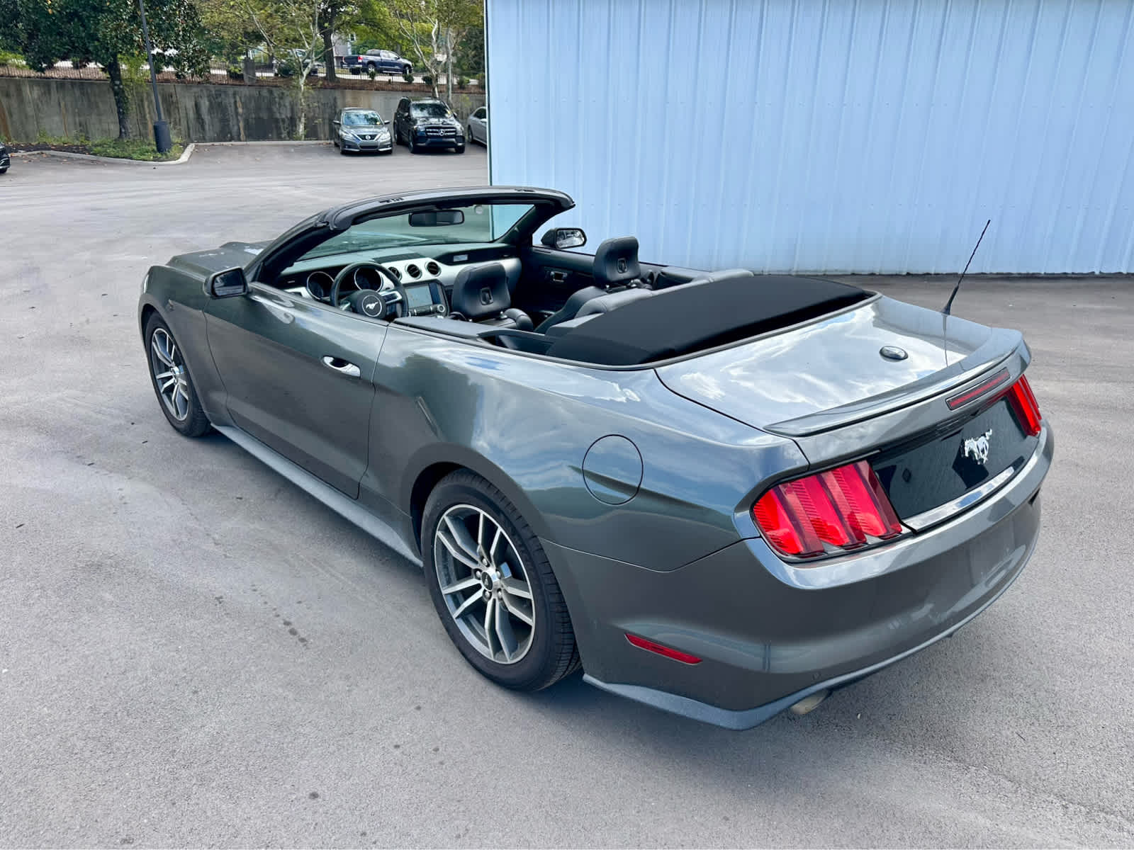 2016 Ford Mustang EcoBoost Premium photo 3