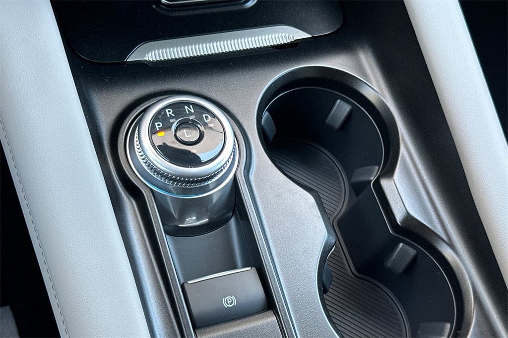 2025 Ford Explorer photo 21