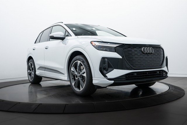 2025 Audi Q4 e-tron Premium Plus