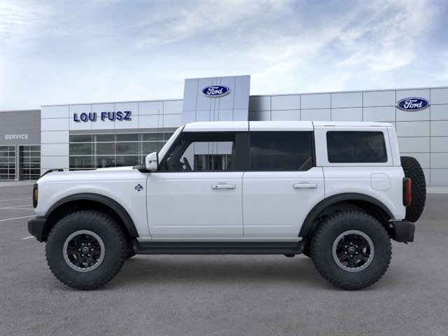 2025 Ford Bronco Outer Banks photo 3