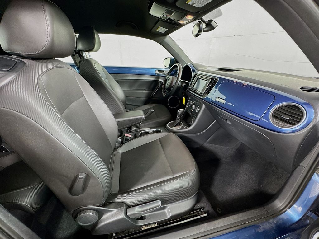 2016 Volkswagen Beetle 1.8T SE photo 27