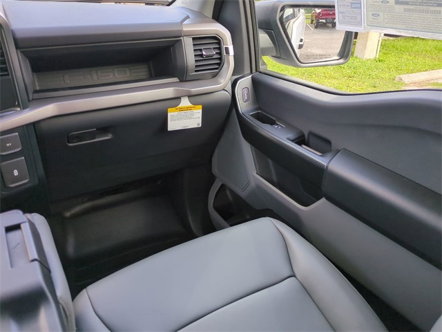 2025 Ford F-150 XL photo 16