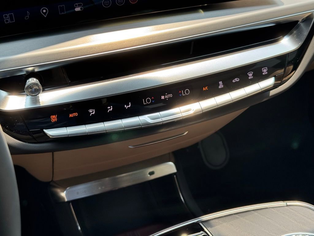 2025 Cadillac Lyriq Luxury photo 31