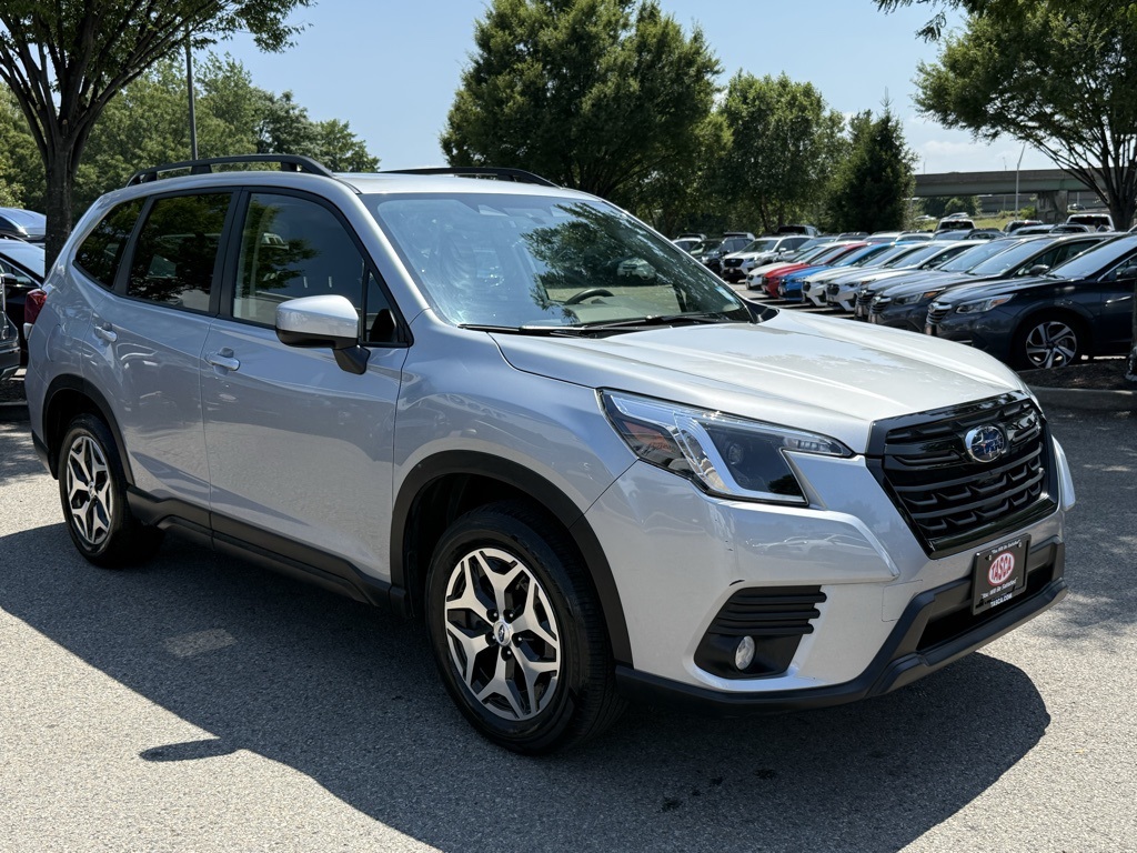 2022 Subaru Forester Premium photo 3