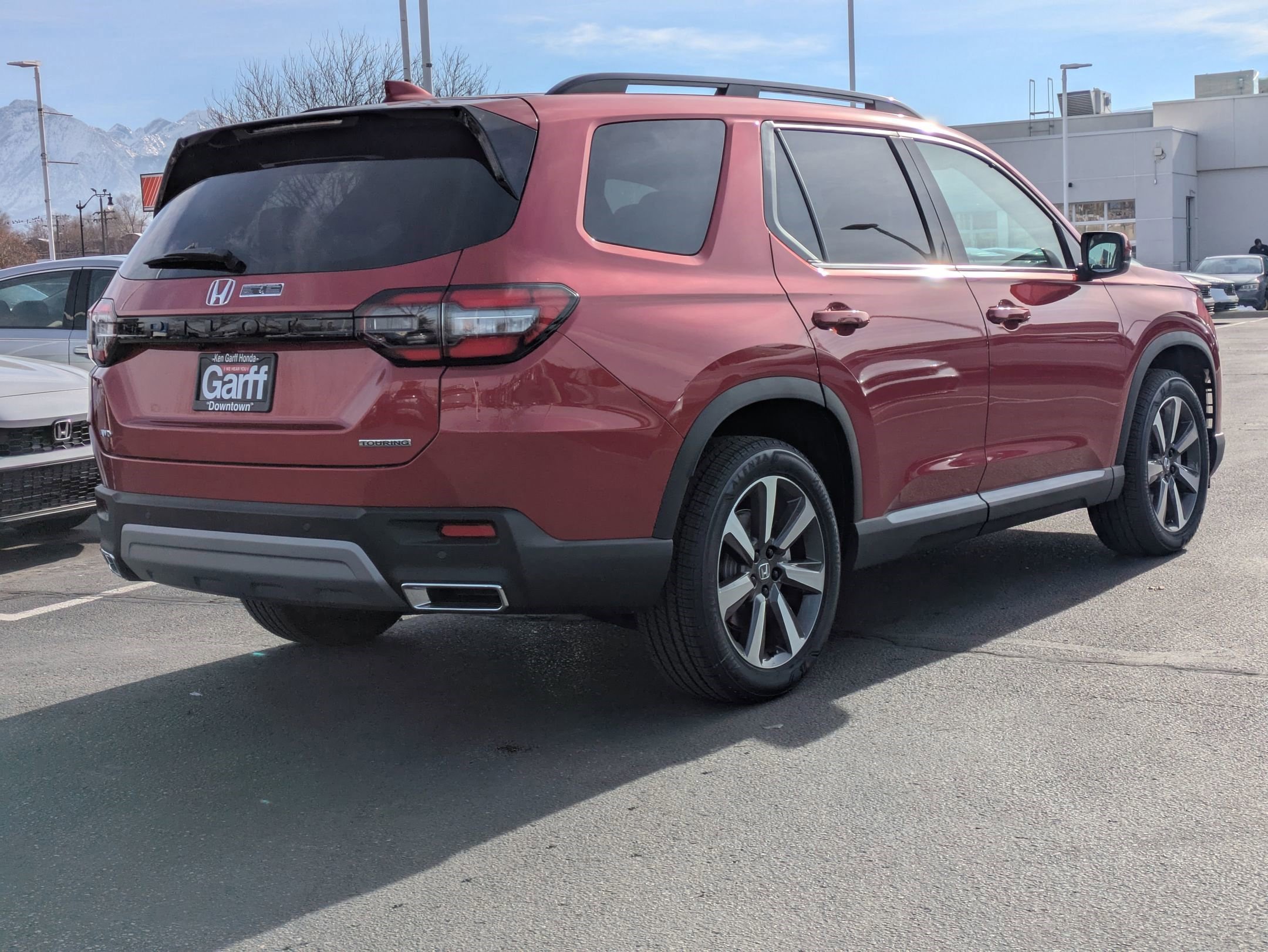 2025 Honda Pilot Touring photo 2