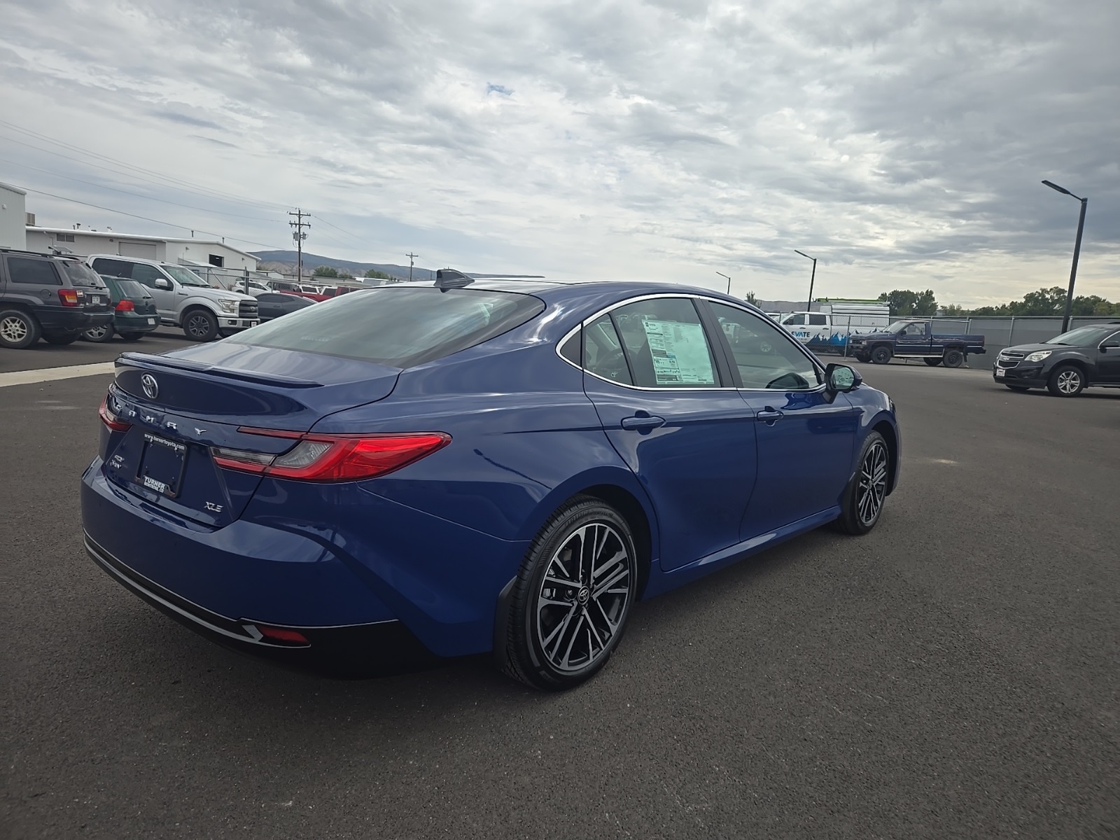 2025 Toyota Camry XLE photo 3