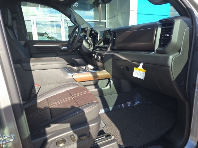 2026 Chevrolet Silverado 2500HD High Country photo 4