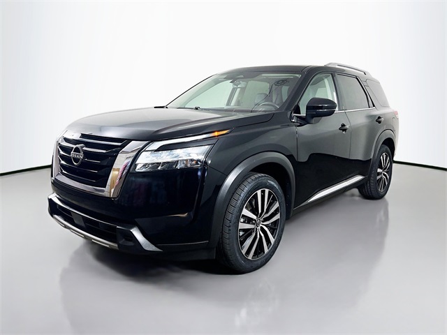 2023 Nissan Pathfinder Platinum photo 4