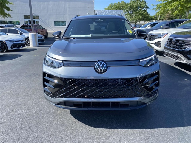 2025 Volkswagen Tiguan SE R-Line Black photo 2