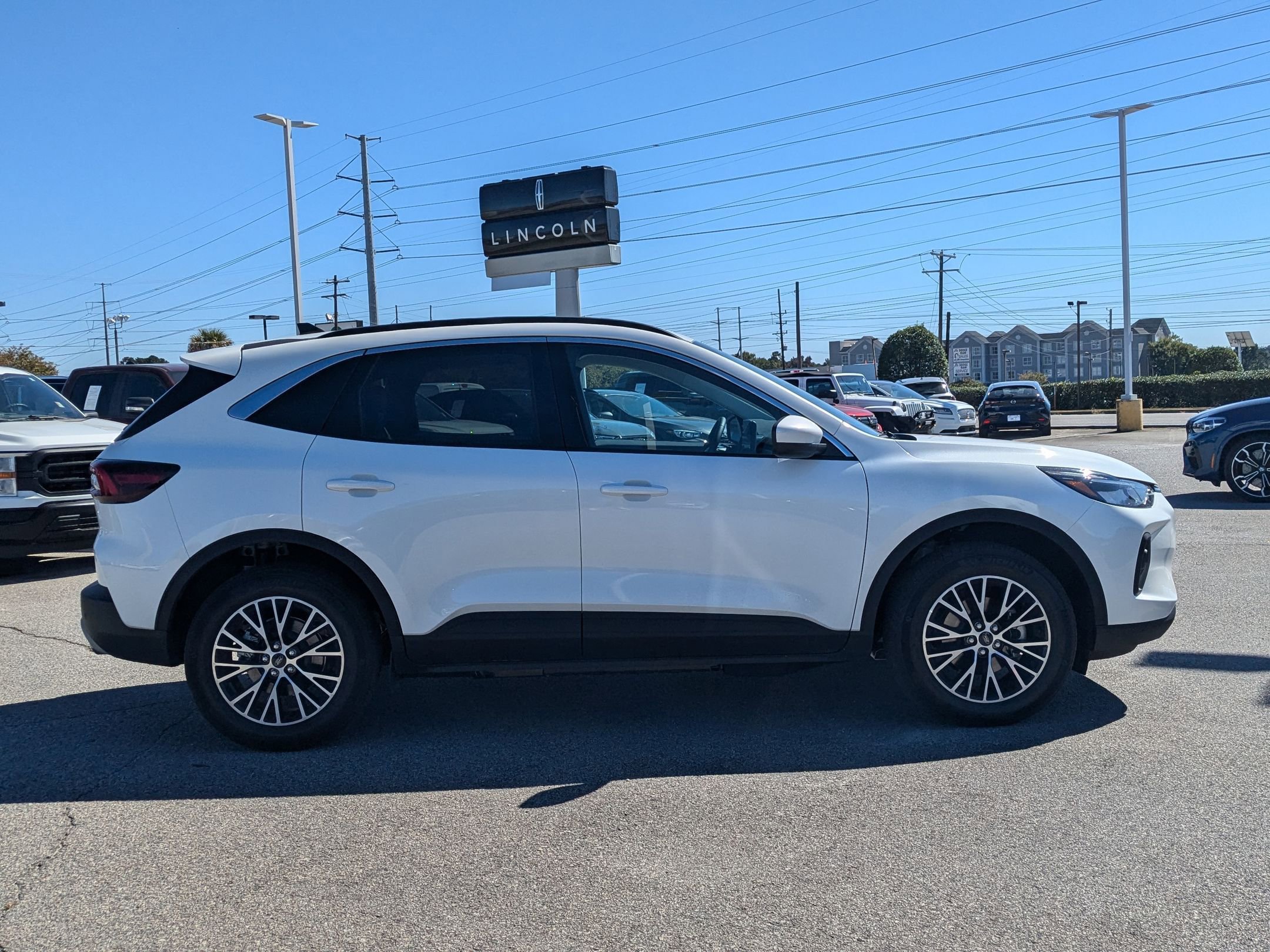 2024 Ford Escape Plug-In Hybrid photo 3