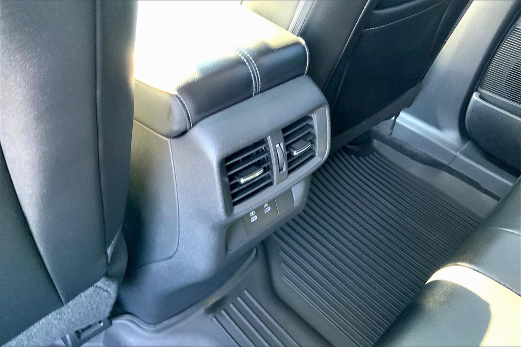 2025 Nissan Murano SL photo 14