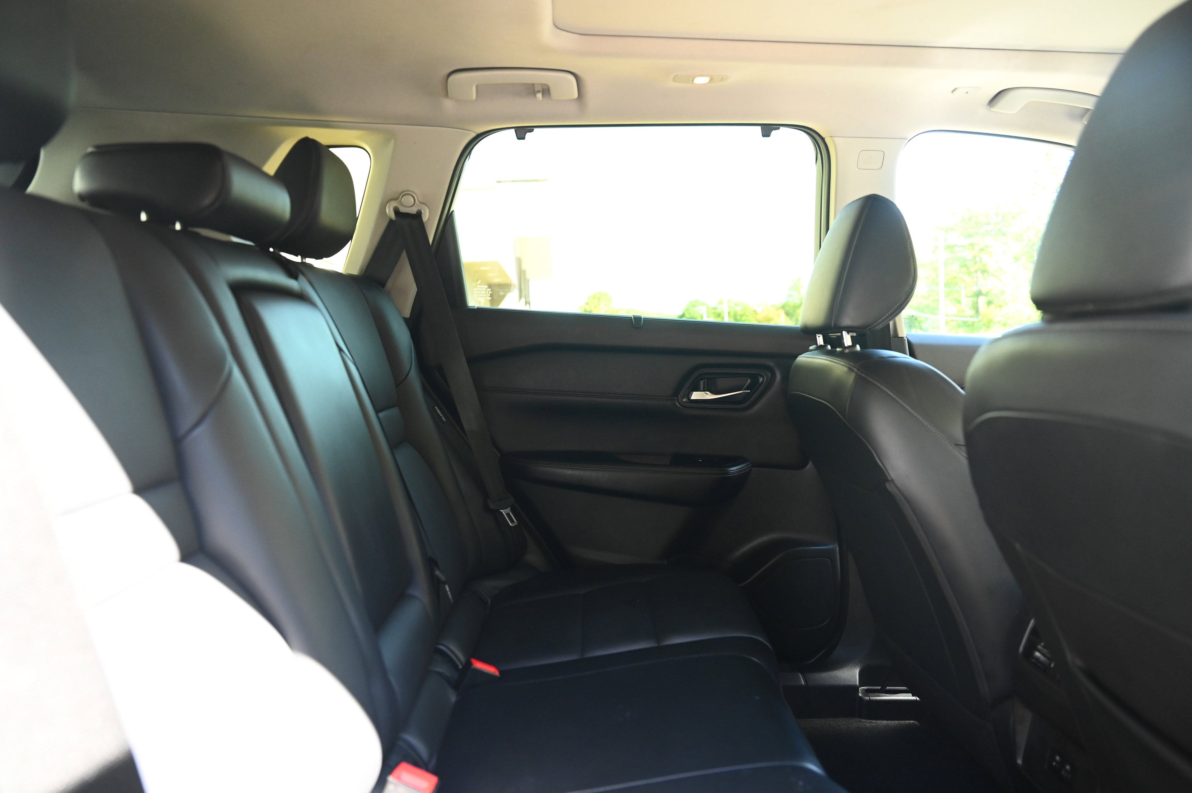 2023 Nissan Rogue SV photo 22