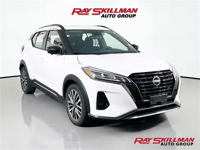 2024 Nissan Kicks SR's photo