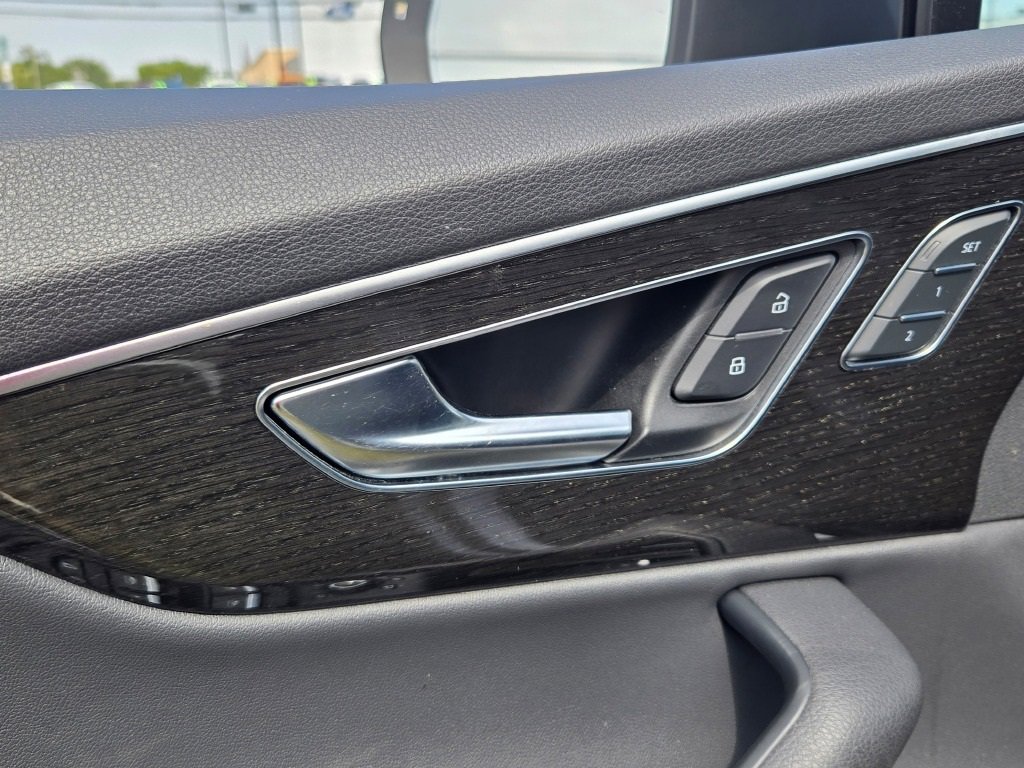 2022 Audi Q7 55 Premium Plus photo 21