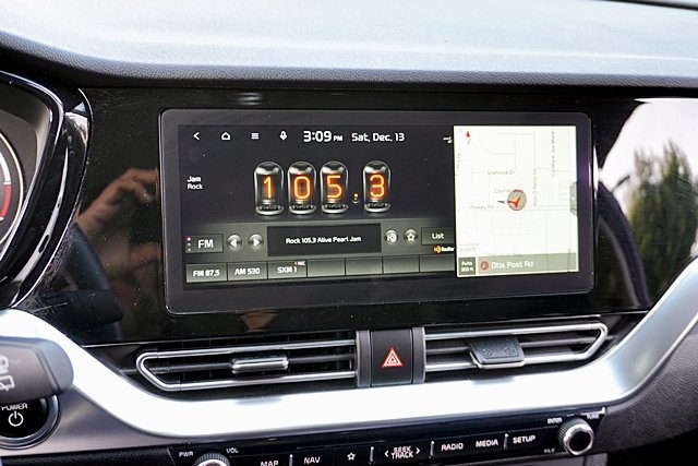 Used 2022 Gray Kia EX Premium image 25