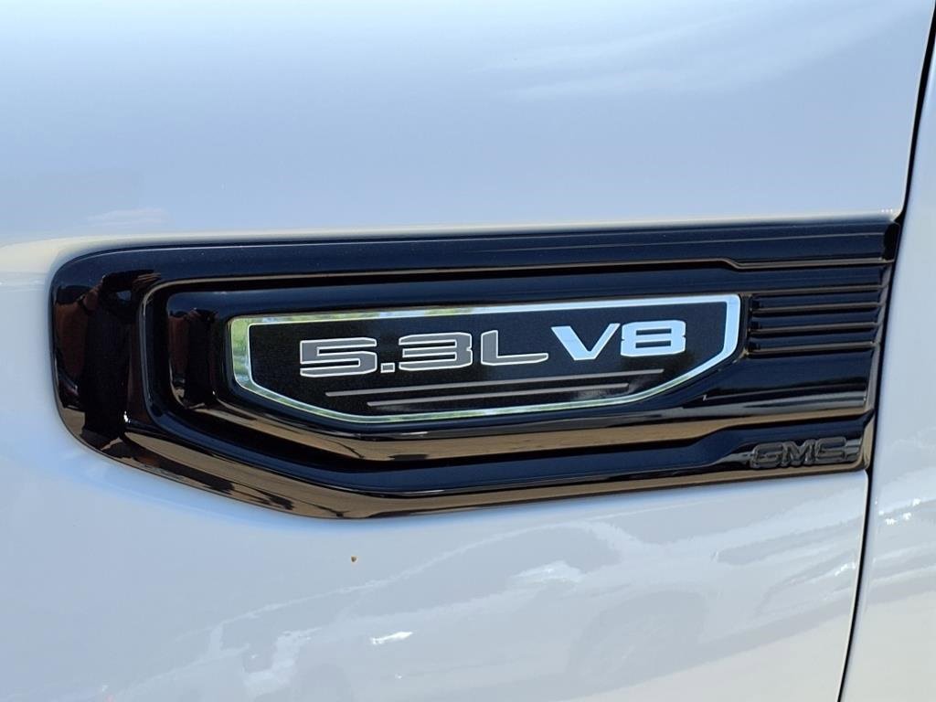New 2025 Summit White GMC Elevation image 10