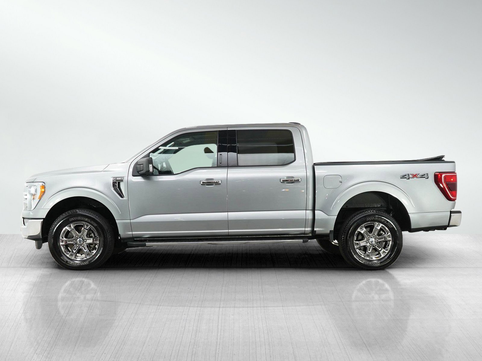 Used 2021 Ford F-150 XLT with VIN 1FTEW1EPXMKE41662 for sale in Bloomington, Minnesota