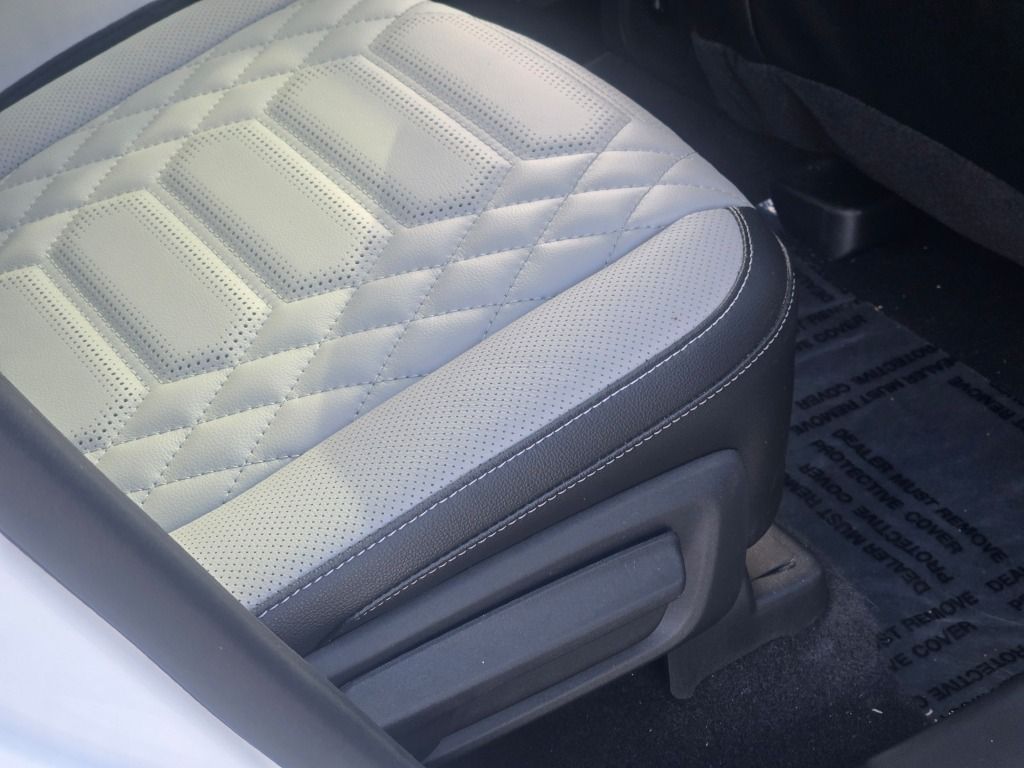 2024 Ford Escape Plug-In Hybrid Base photo 4