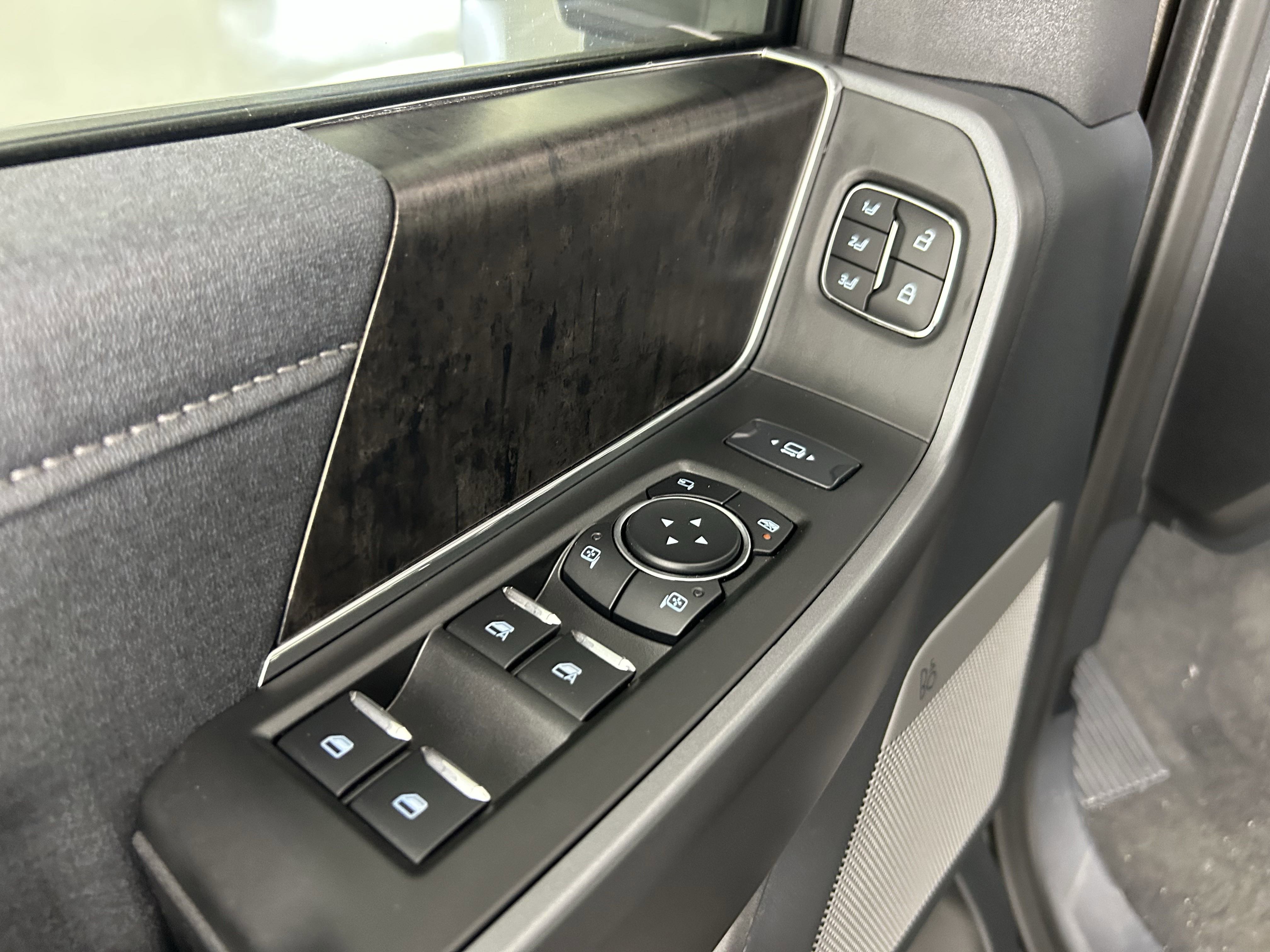 2025 Ford F-250 photo 7