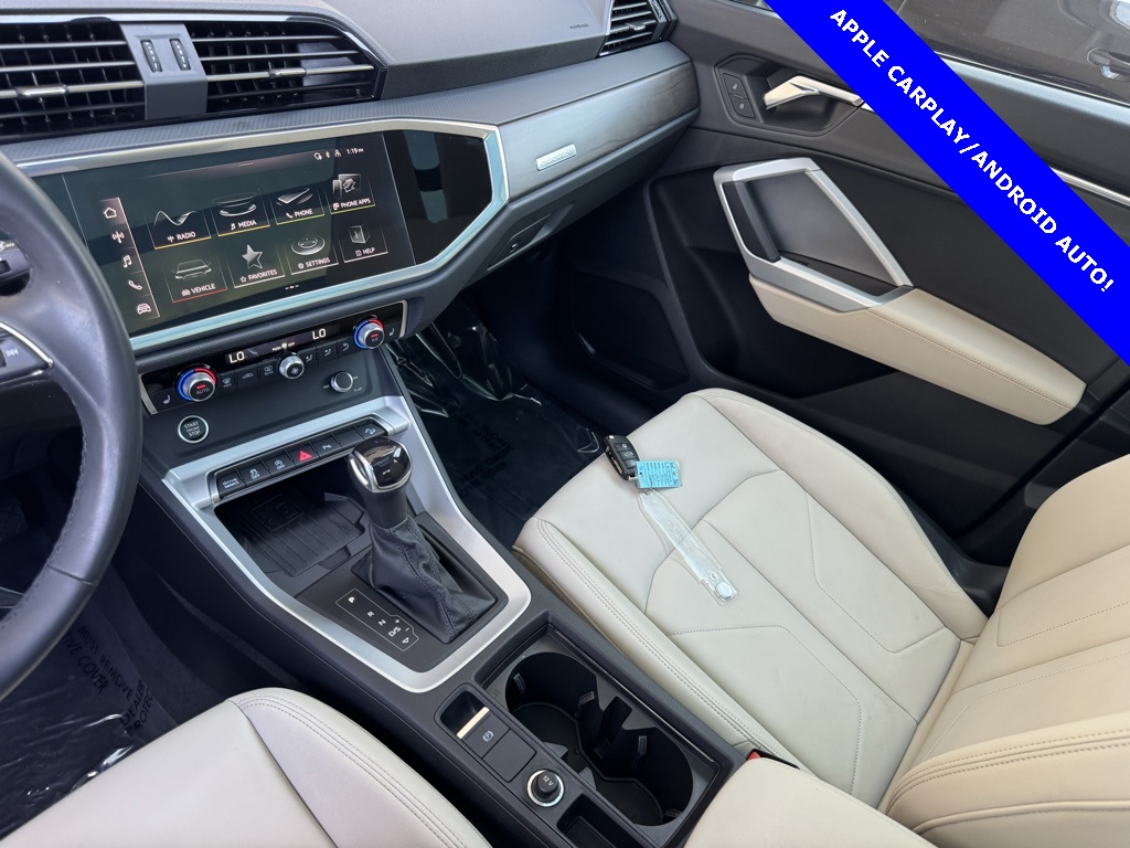2023 Audi Q3 45 TFSI S line Premium photo 2