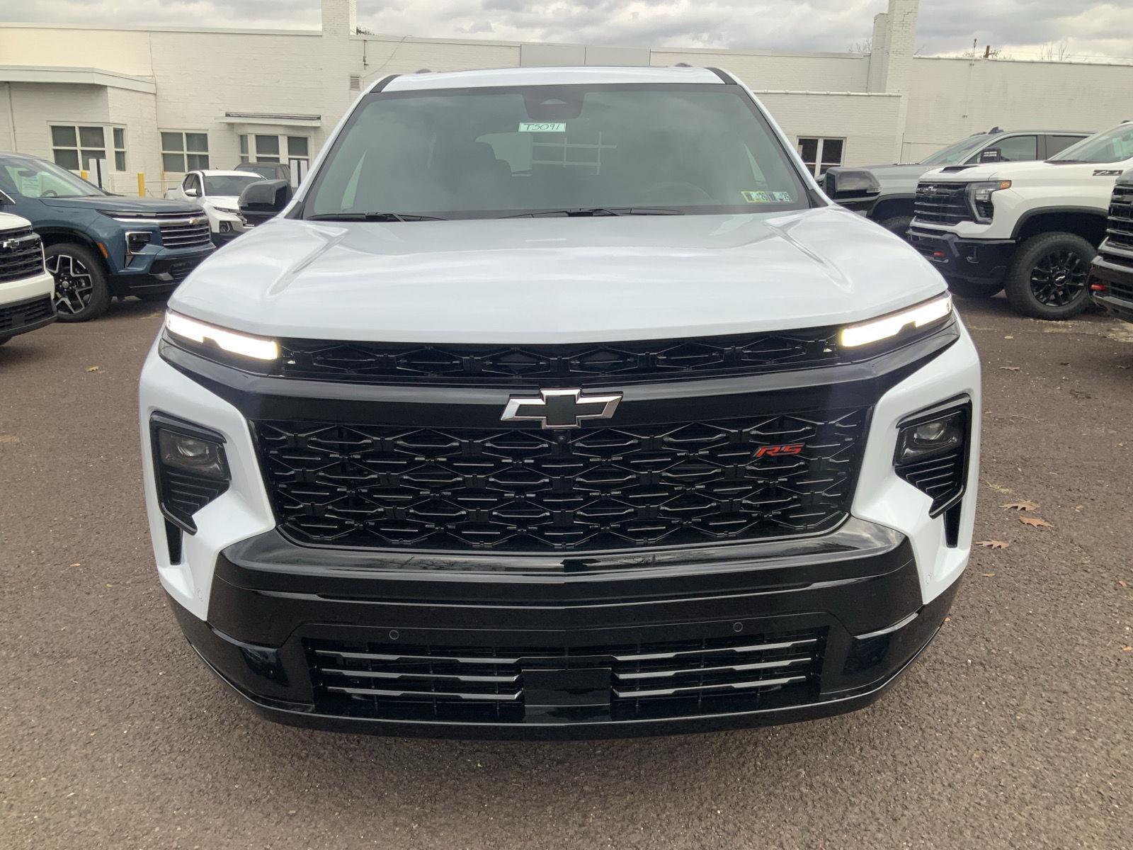 2026 Chevrolet Traverse RS photo 2