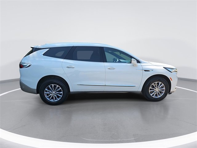 2024 Buick Enclave Essence photo 2