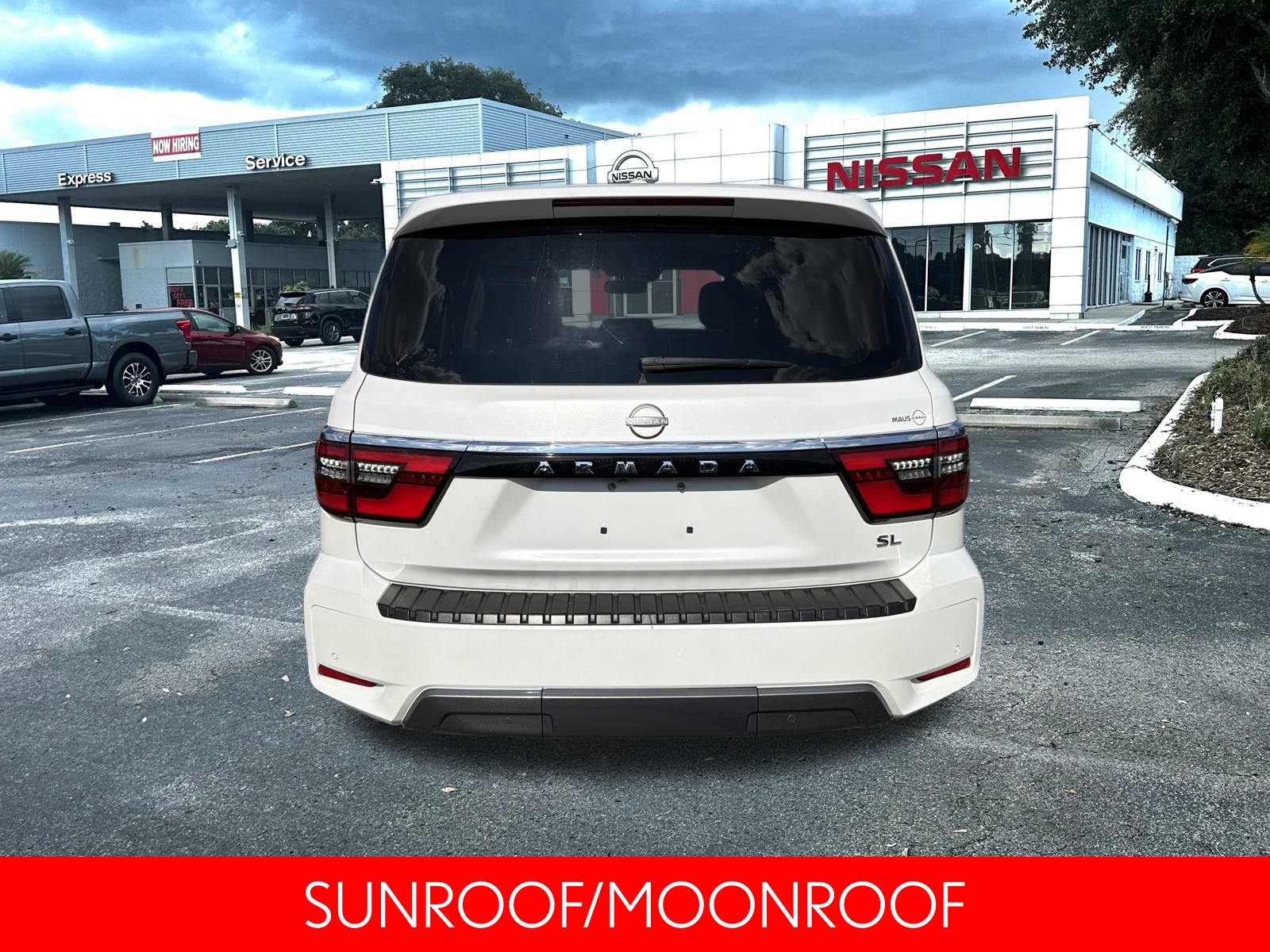 2024 Nissan Armada SL photo 3