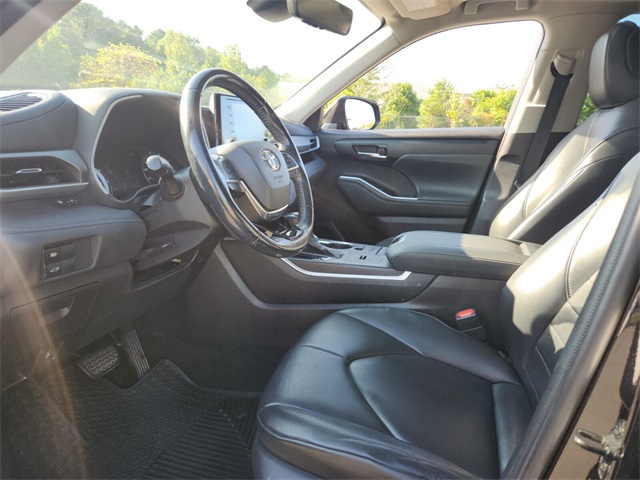 2021 Toyota Highlander XLE photo 11