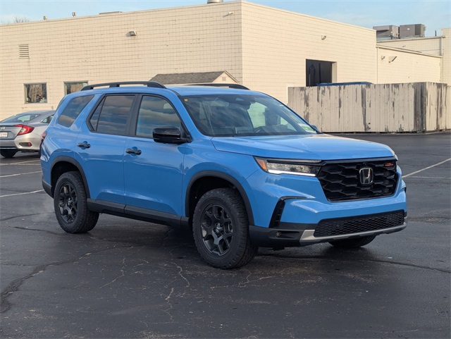 2025 Honda Pilot TrailSport photo 2