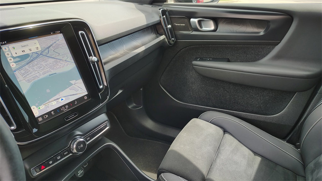 2023 Volvo XC40 Recharge Ultimate photo 25