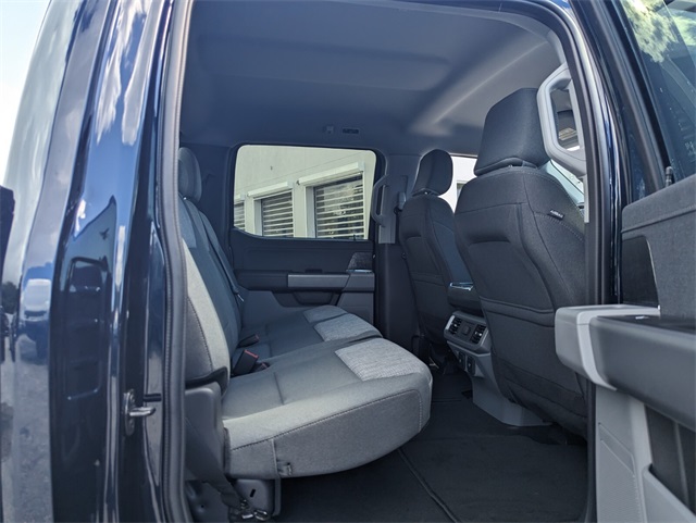 2023 Ford F-150 Lightning XLT photo 13