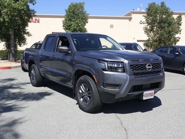 2026 Nissan Frontier Crew Cab SV photo 2