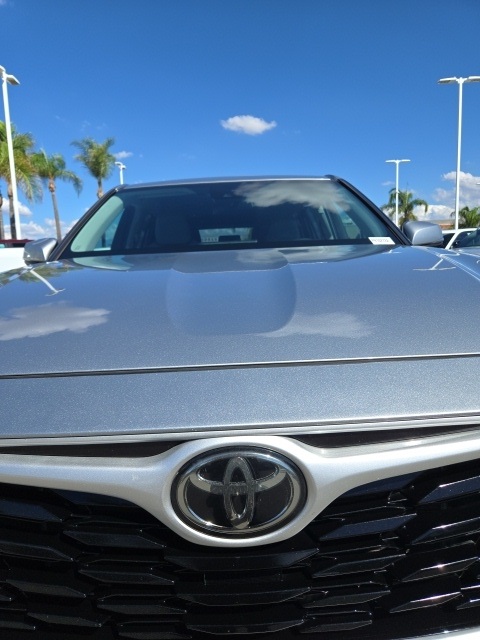 2021 Toyota Highlander L photo 5