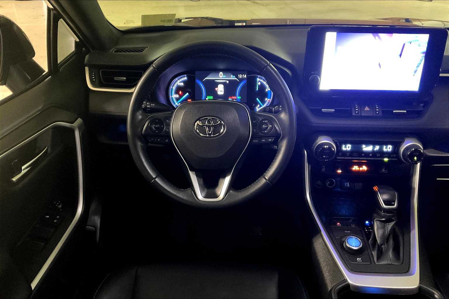 2023 Toyota RAV4 Hybrid XSE photo 3