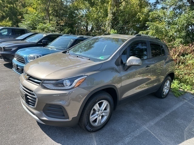 2022 Chevrolet Trax LT photo 2