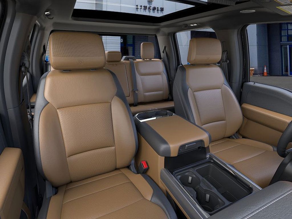 2025 Ford F-350 Lariat photo 8