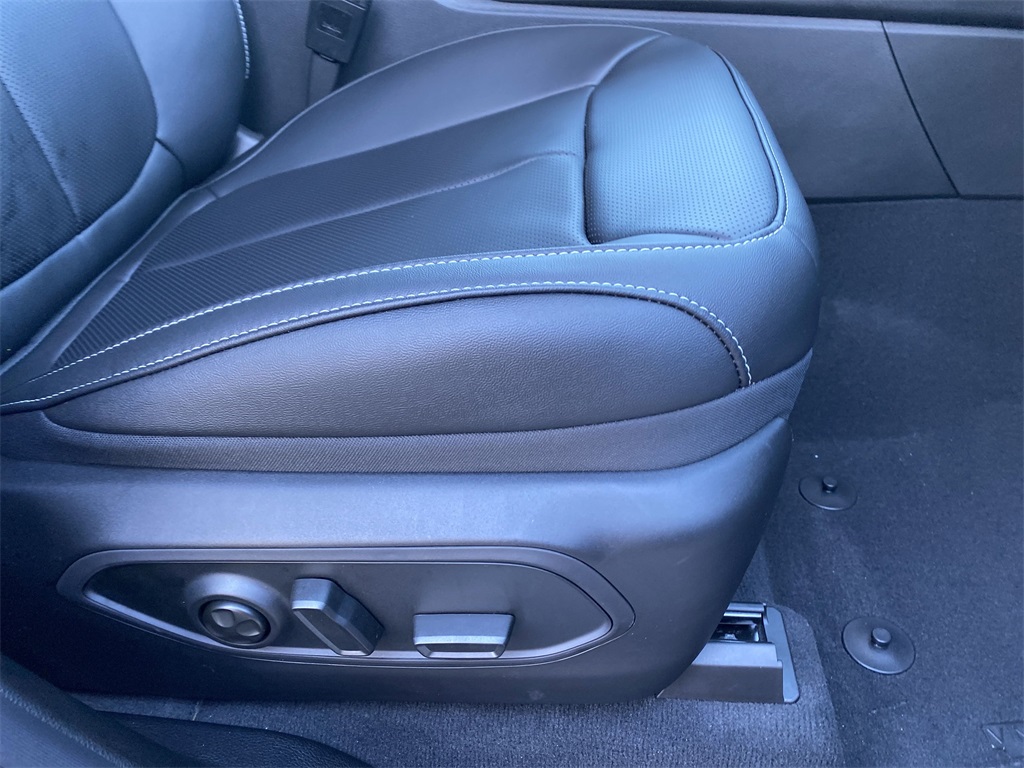 2025 Jeep Grand Cherokee Limited photo 40