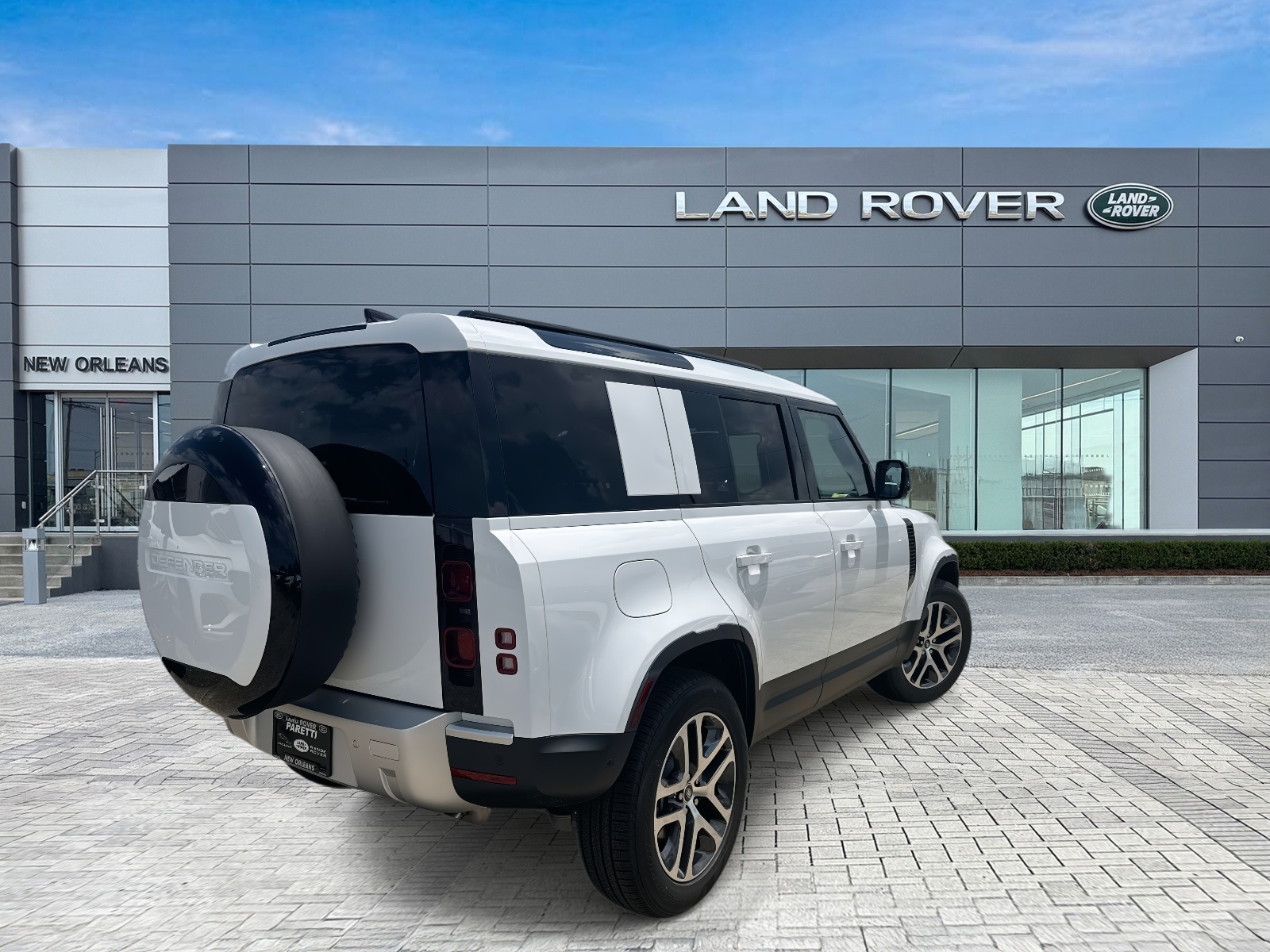 2025 Land Rover Defender 110 S photo 5