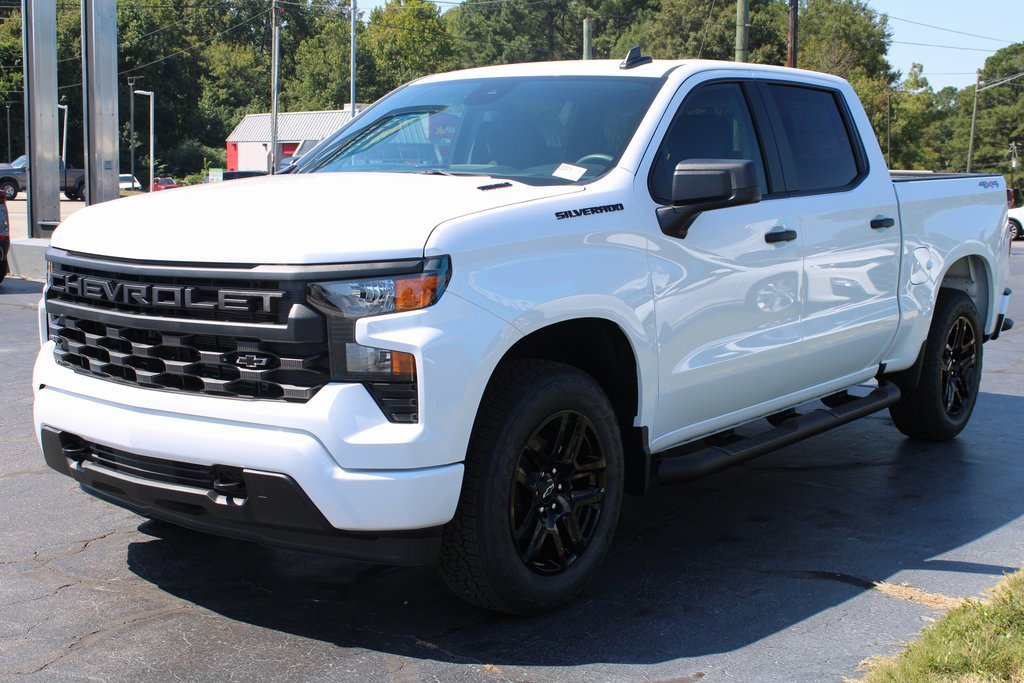 2026 Chevrolet Silverado 1500 Custom photo 2