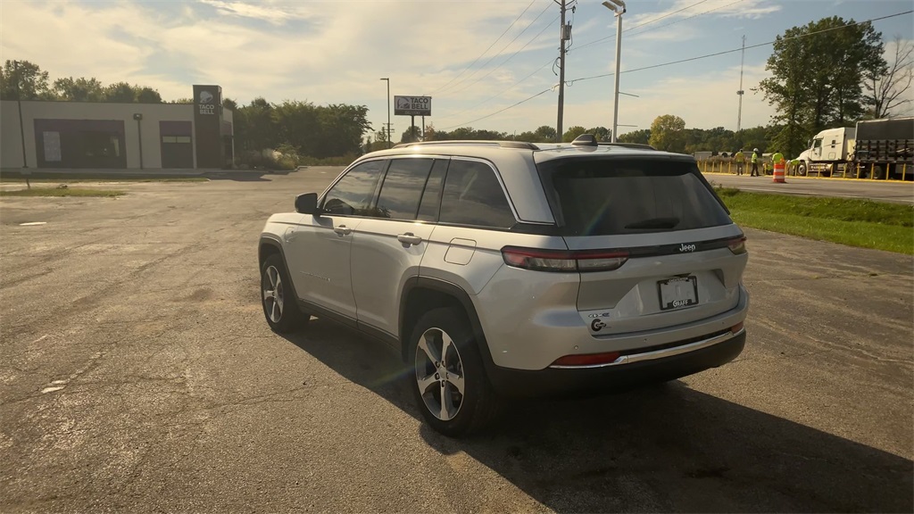 2022 Jeep Cherokee Limited 4xe photo 6