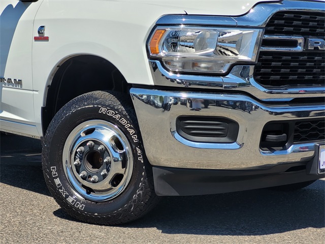 2024 Ram 3500 SLT photo 4