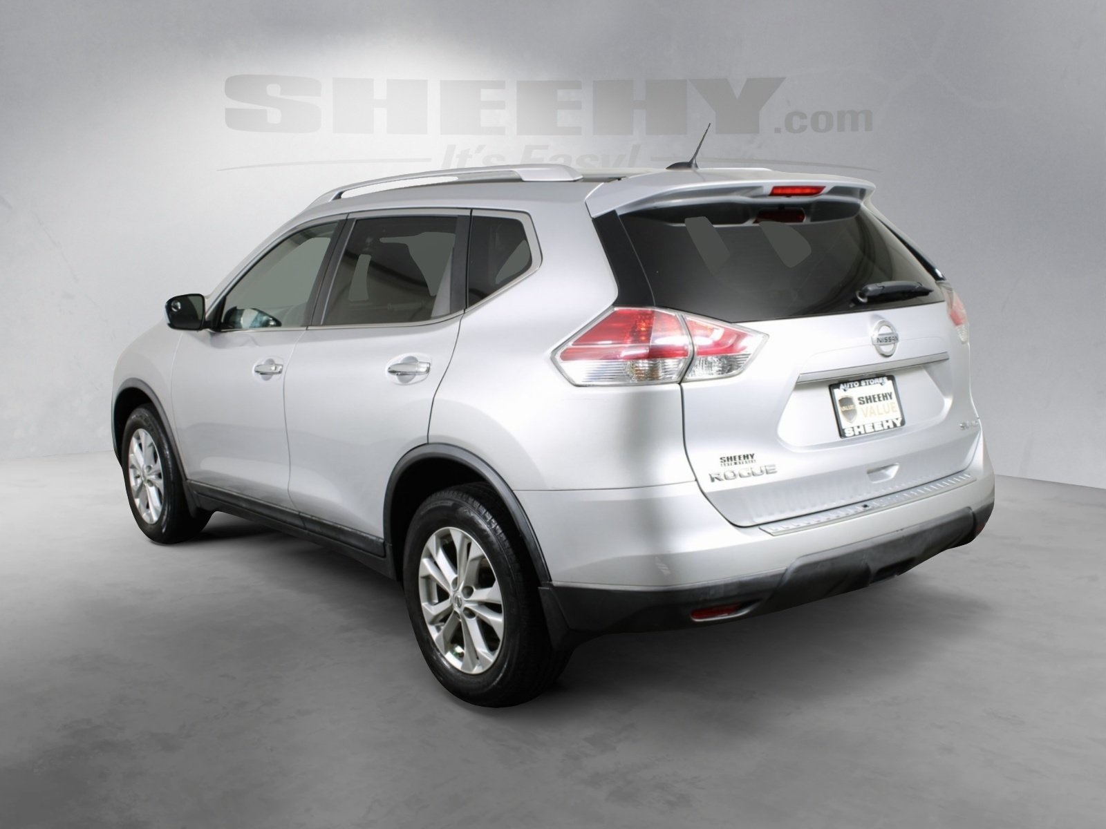 2015 Nissan Rogue SV photo 4
