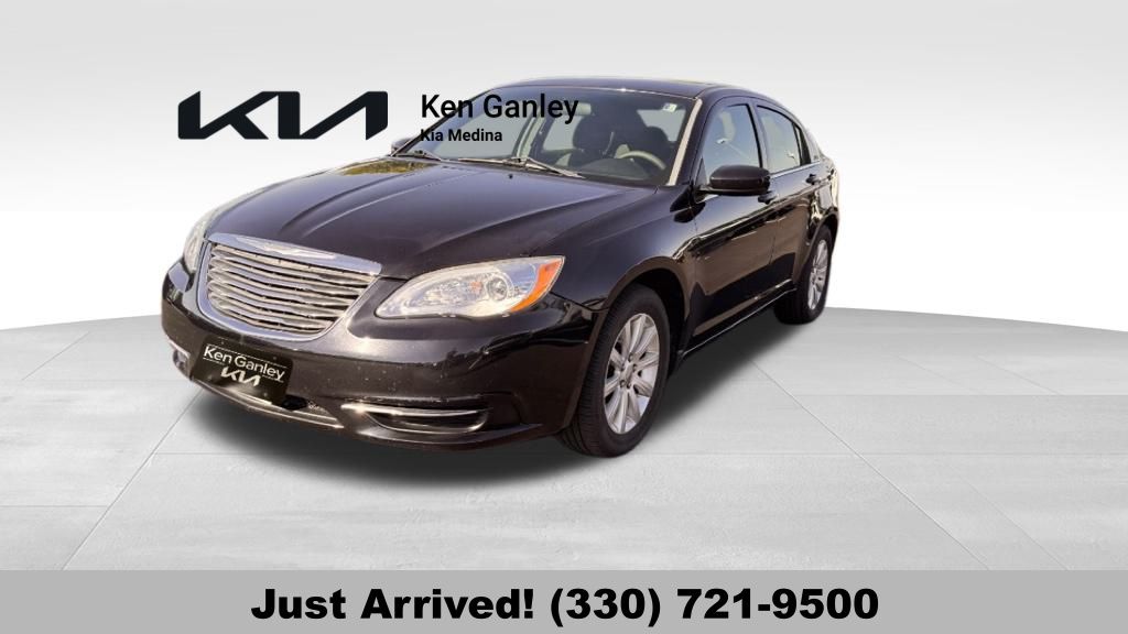 2012 Chrysler 200 Touring photo 2