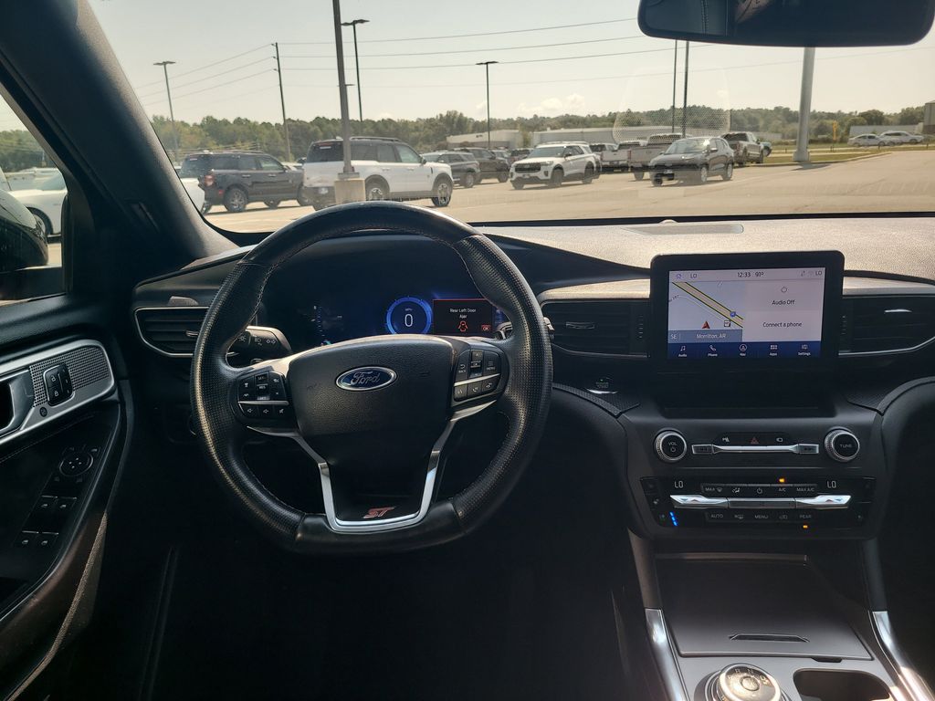 2020 Ford Explorer ST photo 24