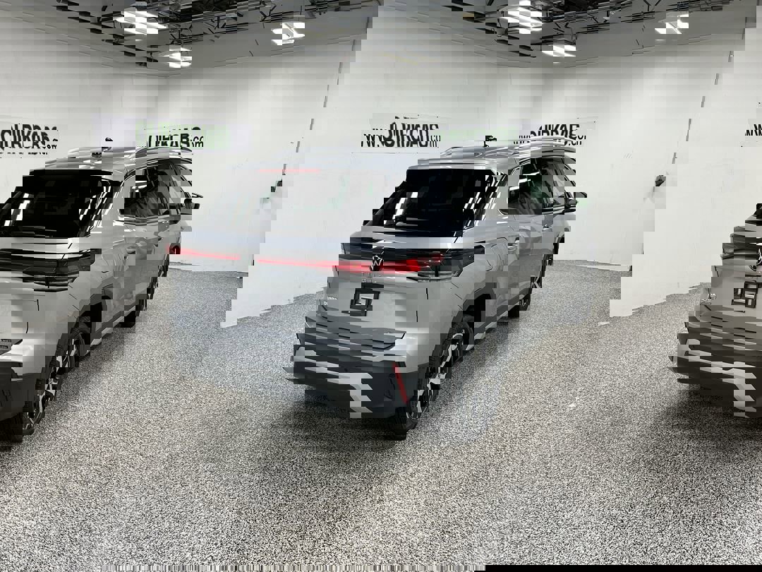 2025 Volkswagen Tiguan SE photo 4