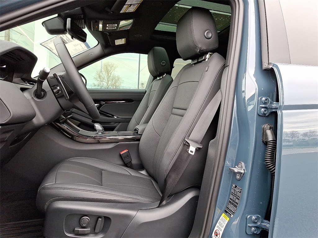 2026 Land Rover Range Rover Evoque S photo 3