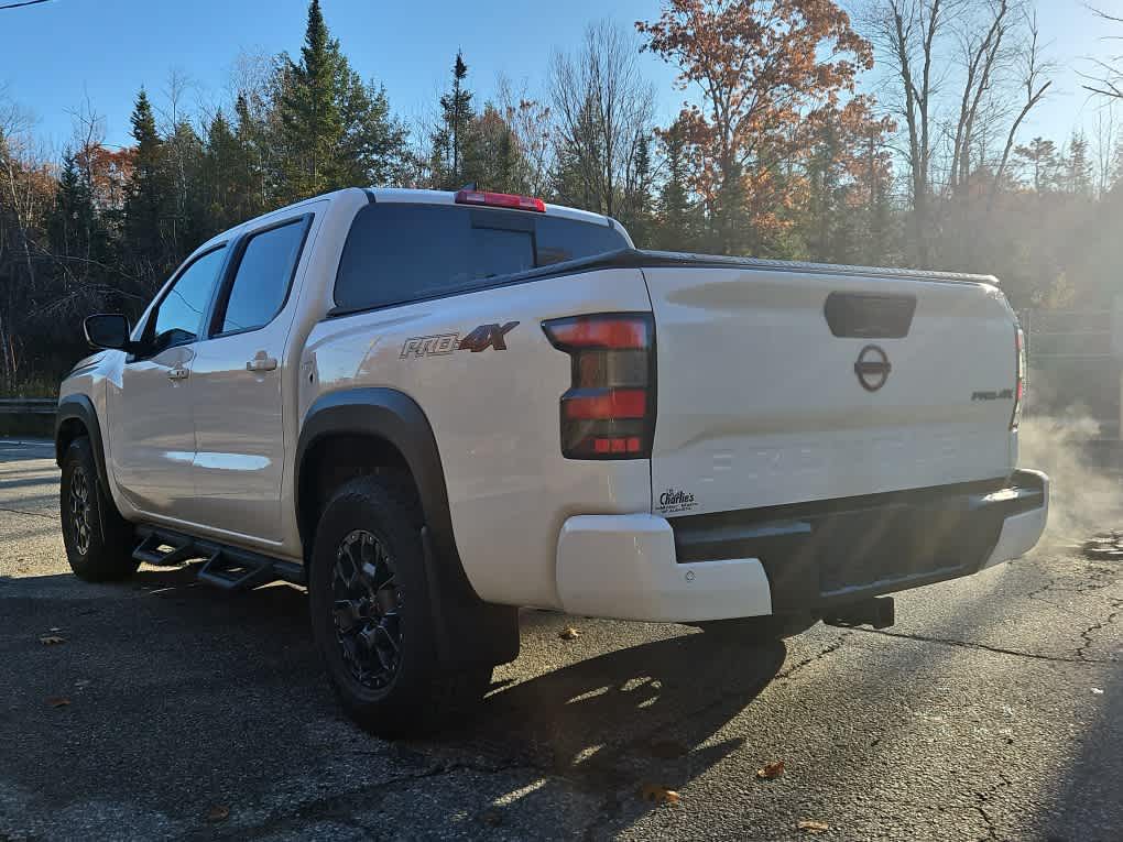 2023 Nissan Frontier PRO-4X photo 2