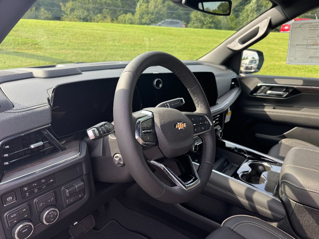 2025 Chevrolet Tahoe Premier photo 13