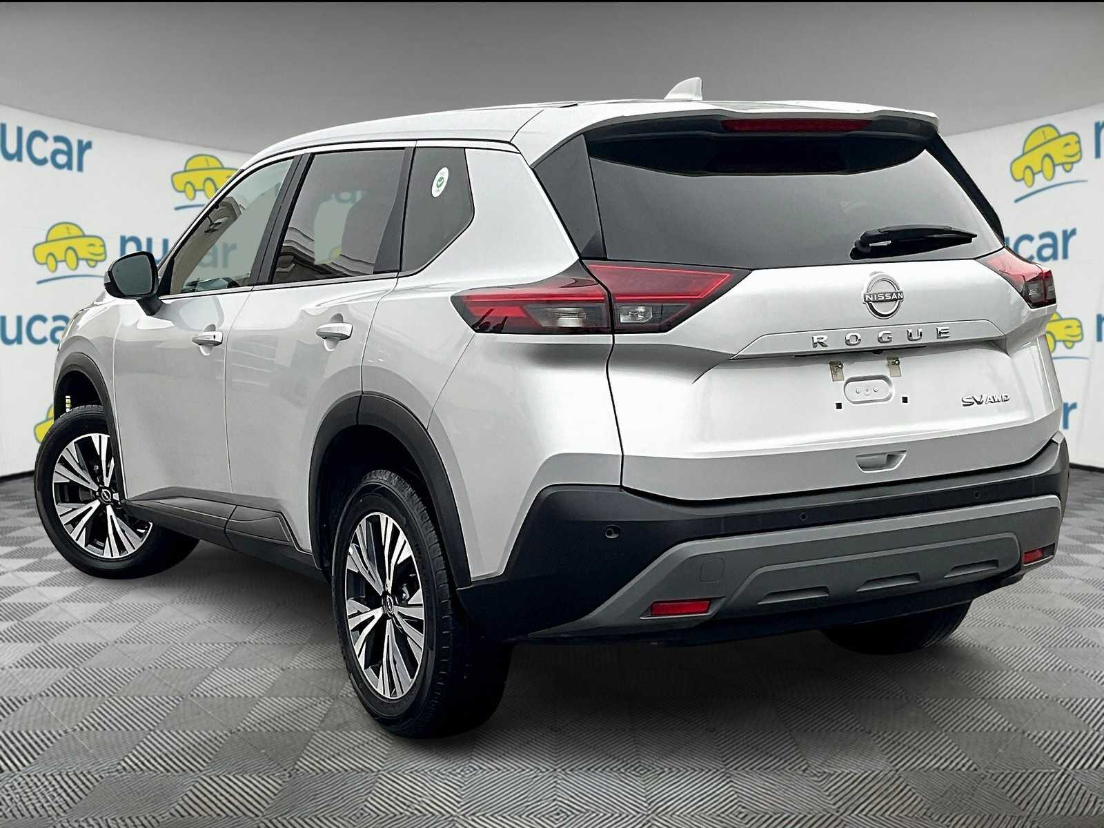 2023 Nissan Rogue SV photo 3